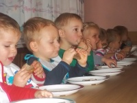 kliknij.